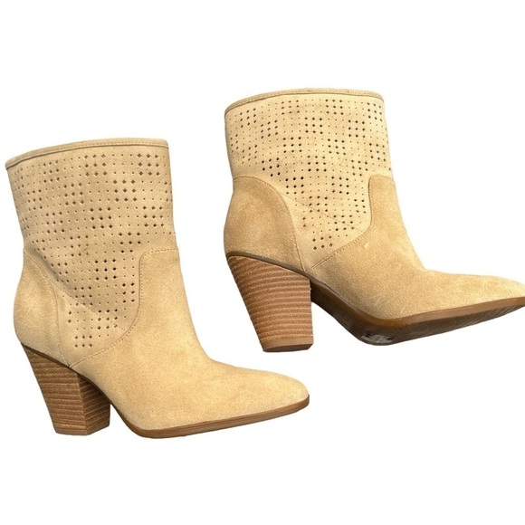 NWT Enzo Angiolini‎ Tan Suede Heel Ankle Pull-on Boots Size 6 Beige Color - Picture 3 of 8